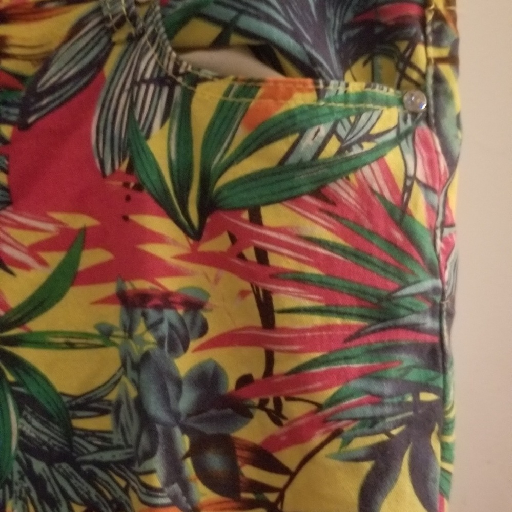 Pants - Picture 3 of 4